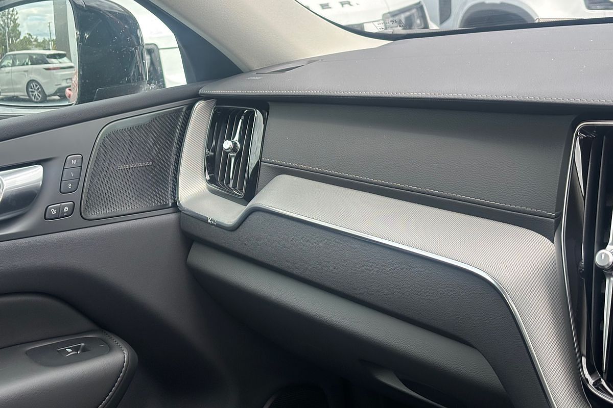 2023 Volvo XC60 Ultimate B6 Dark