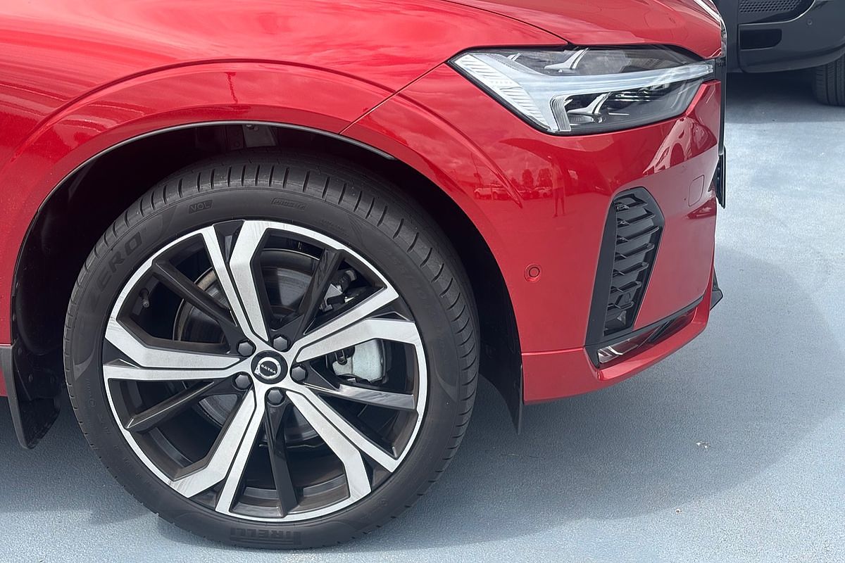 2023 Volvo XC60 Ultimate B6 Dark