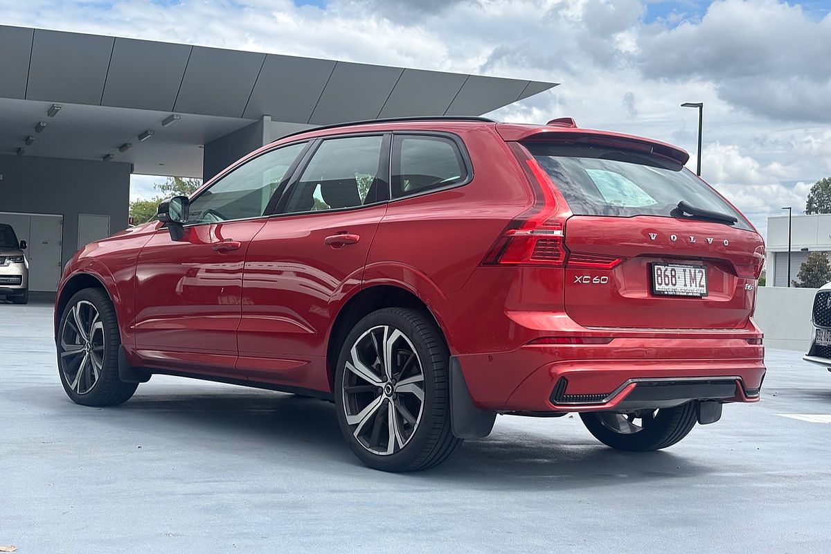 2023 Volvo XC60 Ultimate B6 Dark