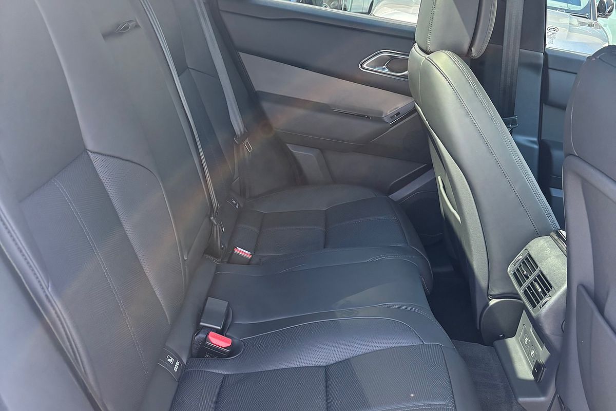 2024 Land Rover Range Rover Velar PHEV P400e Dynamic HSE L560