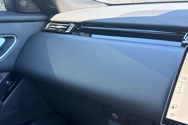 2024 Land Rover Range Rover Velar PHEV P400e Dynamic HSE L560