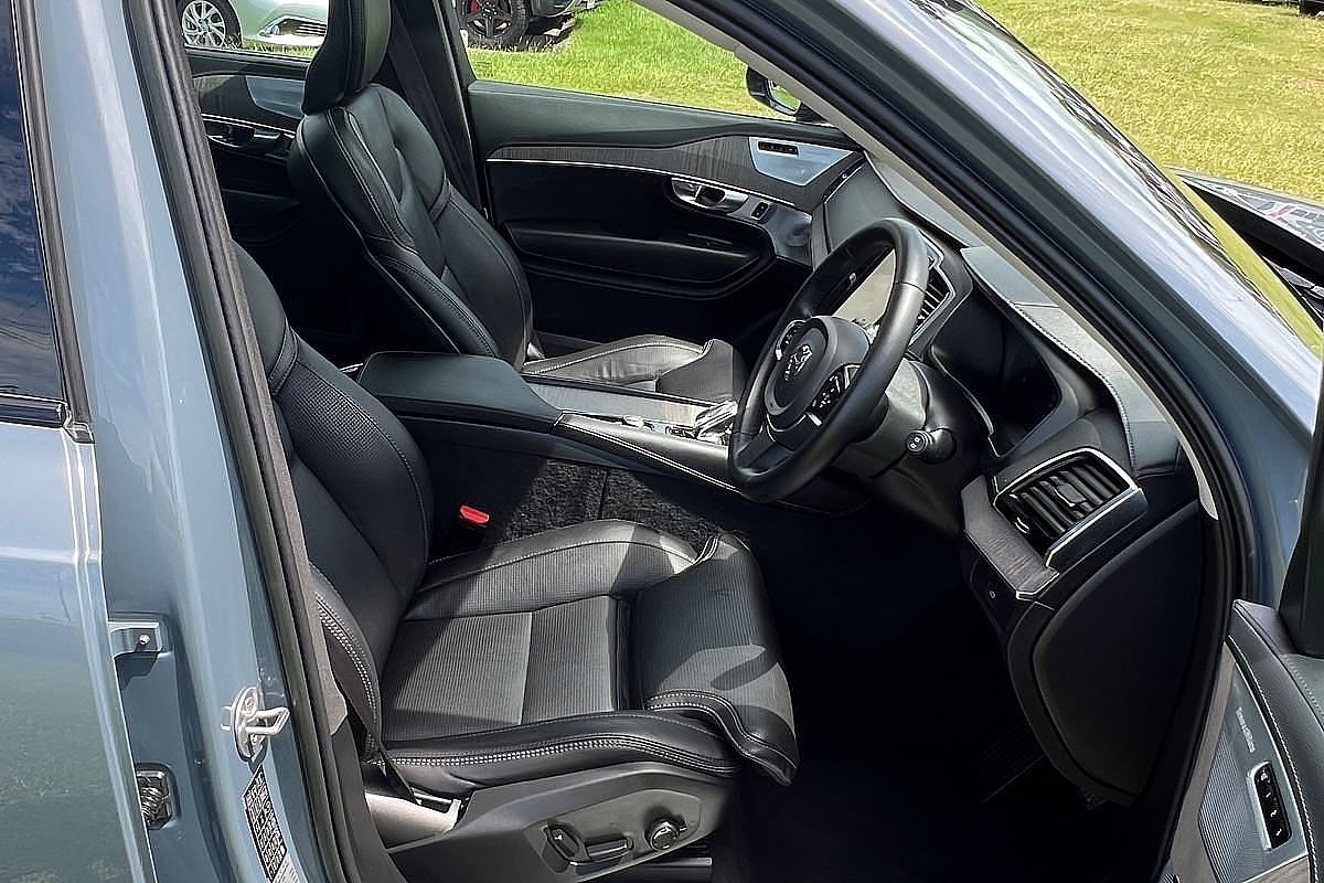 2023 Volvo XC90 Ultimate B6 Dark