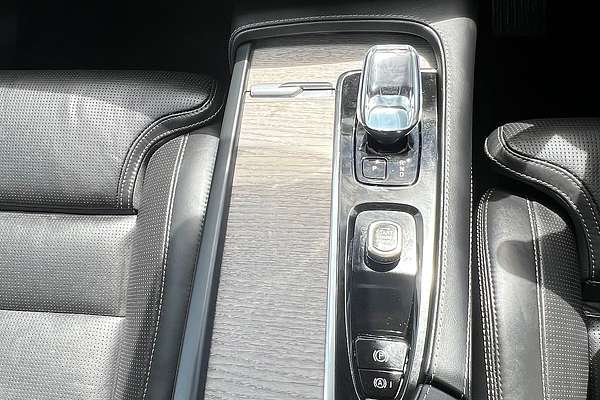 2023 Volvo XC90 Ultimate B6 Dark