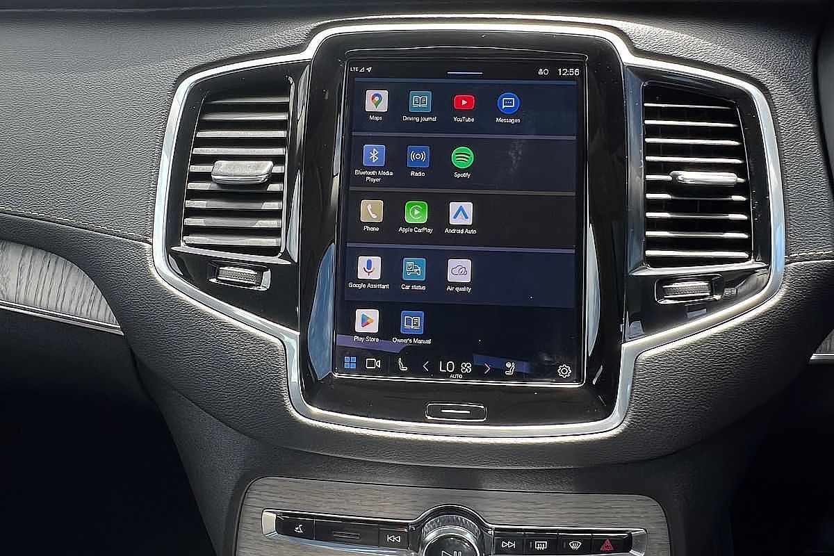 2023 Volvo XC90 Ultimate B6 Dark