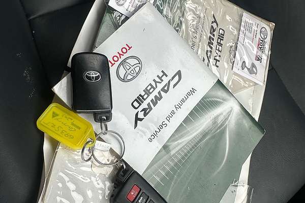 2013 Toyota Camry Hybrid HL AVV50R