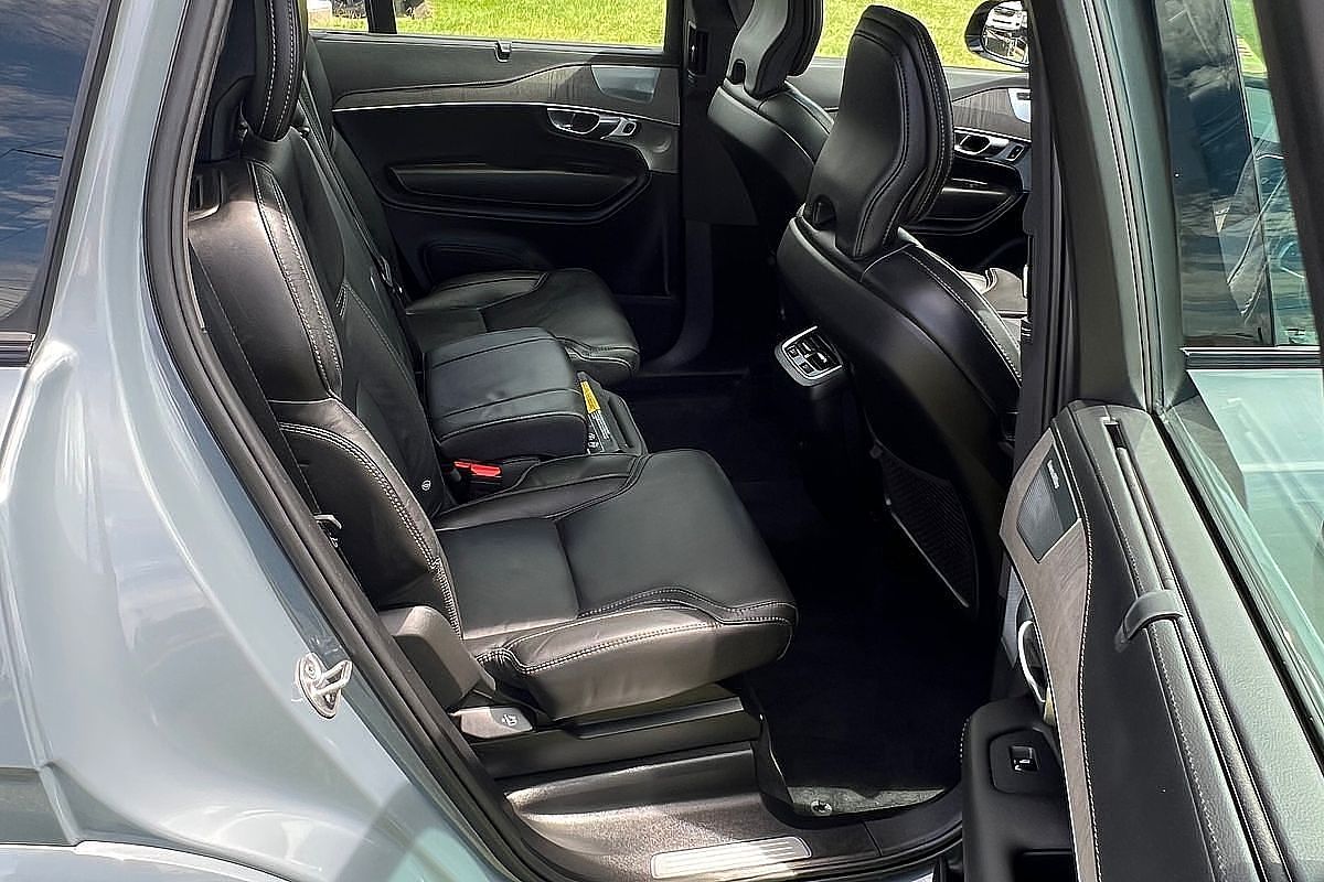 2023 Volvo XC90 Ultimate B6 Dark