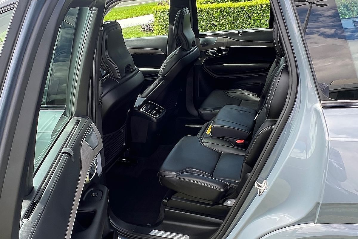 2023 Volvo XC90 Ultimate B6 Dark