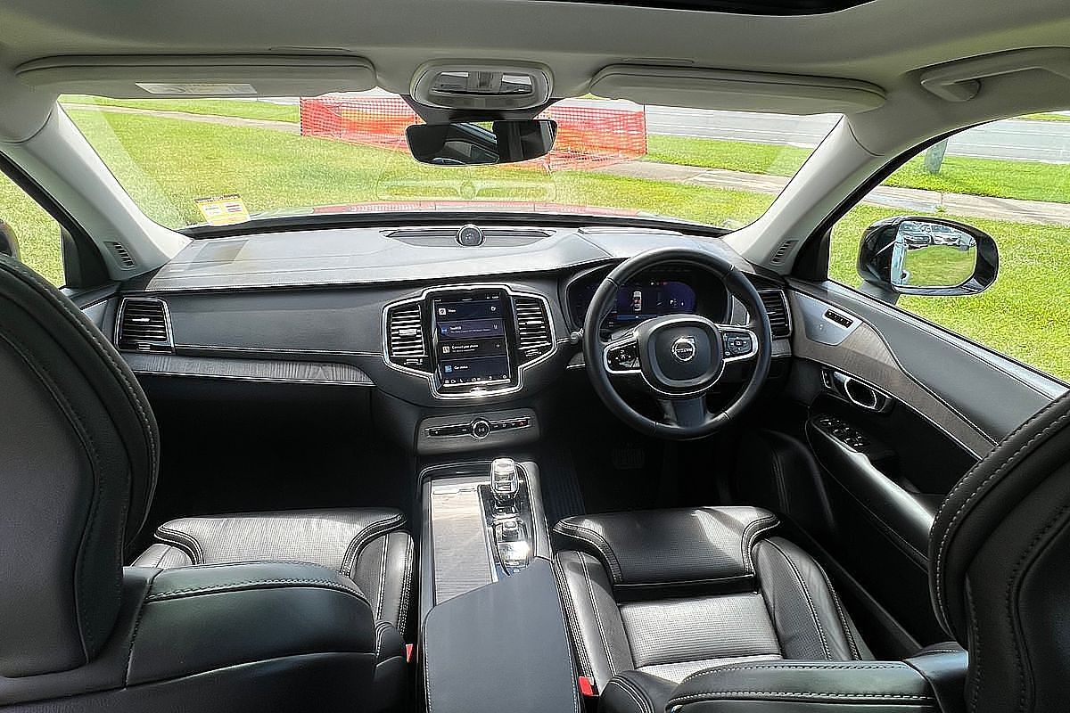 2023 Volvo XC90 Ultimate B6 Dark