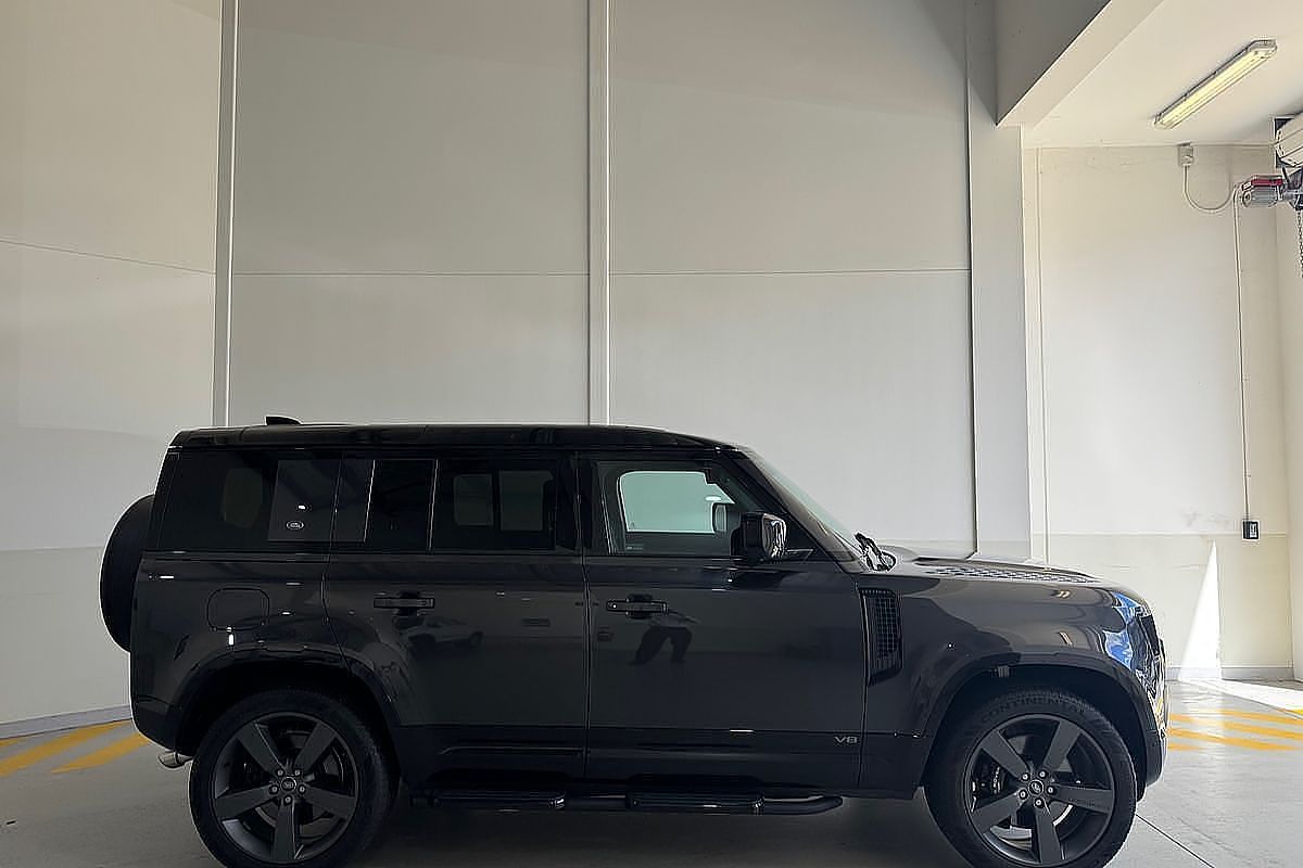 2021 Land Rover Defender 110 P525 V8 L663