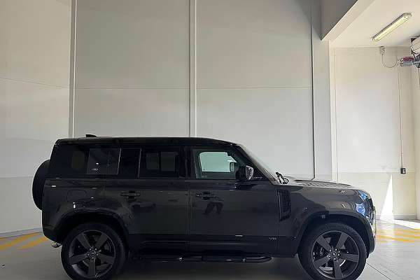 2021 Land Rover Defender 110 P525 V8 L663