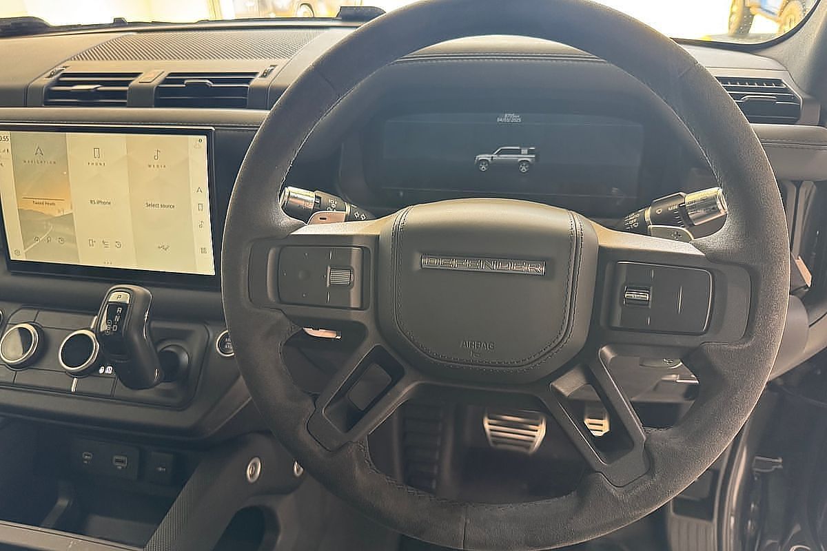 2021 Land Rover Defender 110 P525 V8 L663