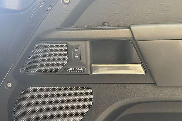 2021 Land Rover Defender 110 P525 V8 L663