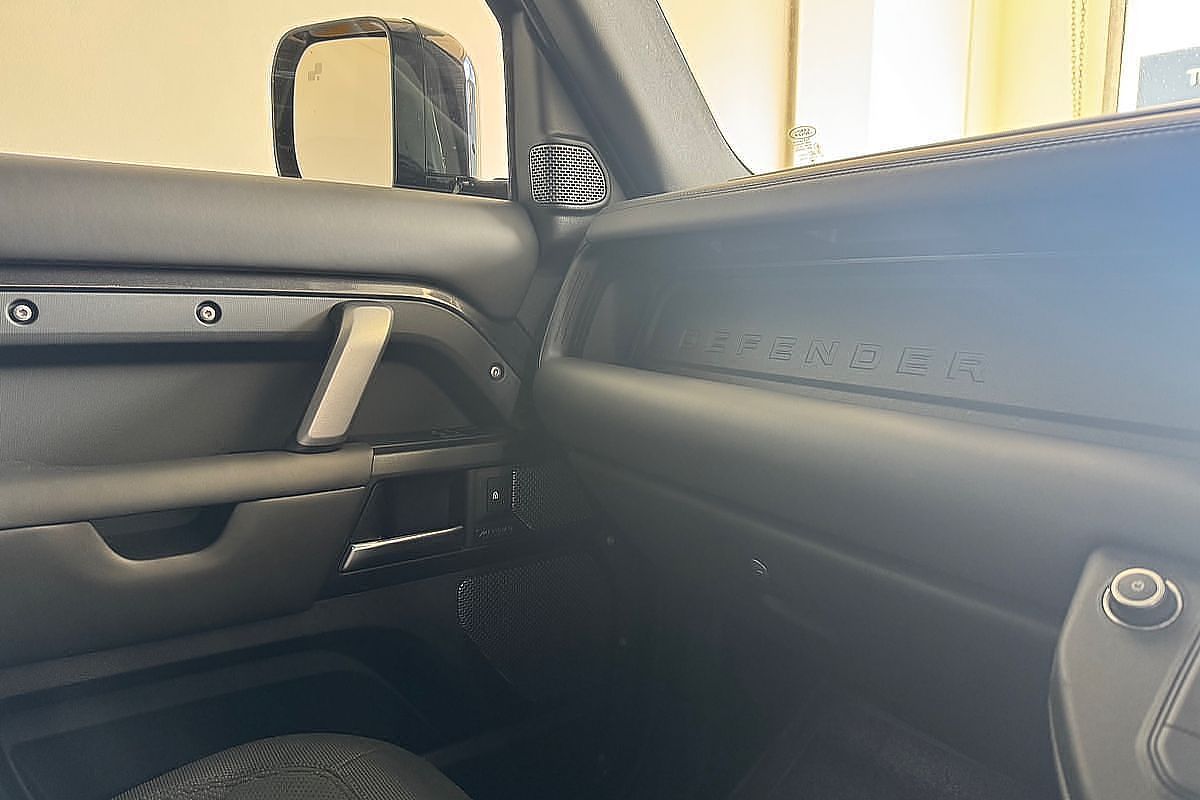 2021 Land Rover Defender 110 P525 V8 L663