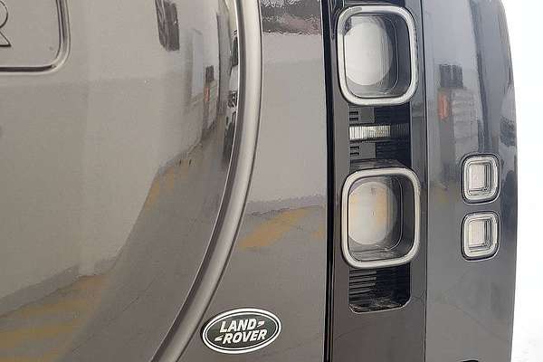 2021 Land Rover Defender 110 P525 V8 L663