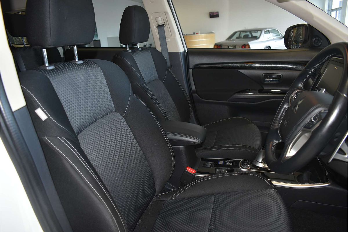 2020 Mitsubishi Outlander ES ZL