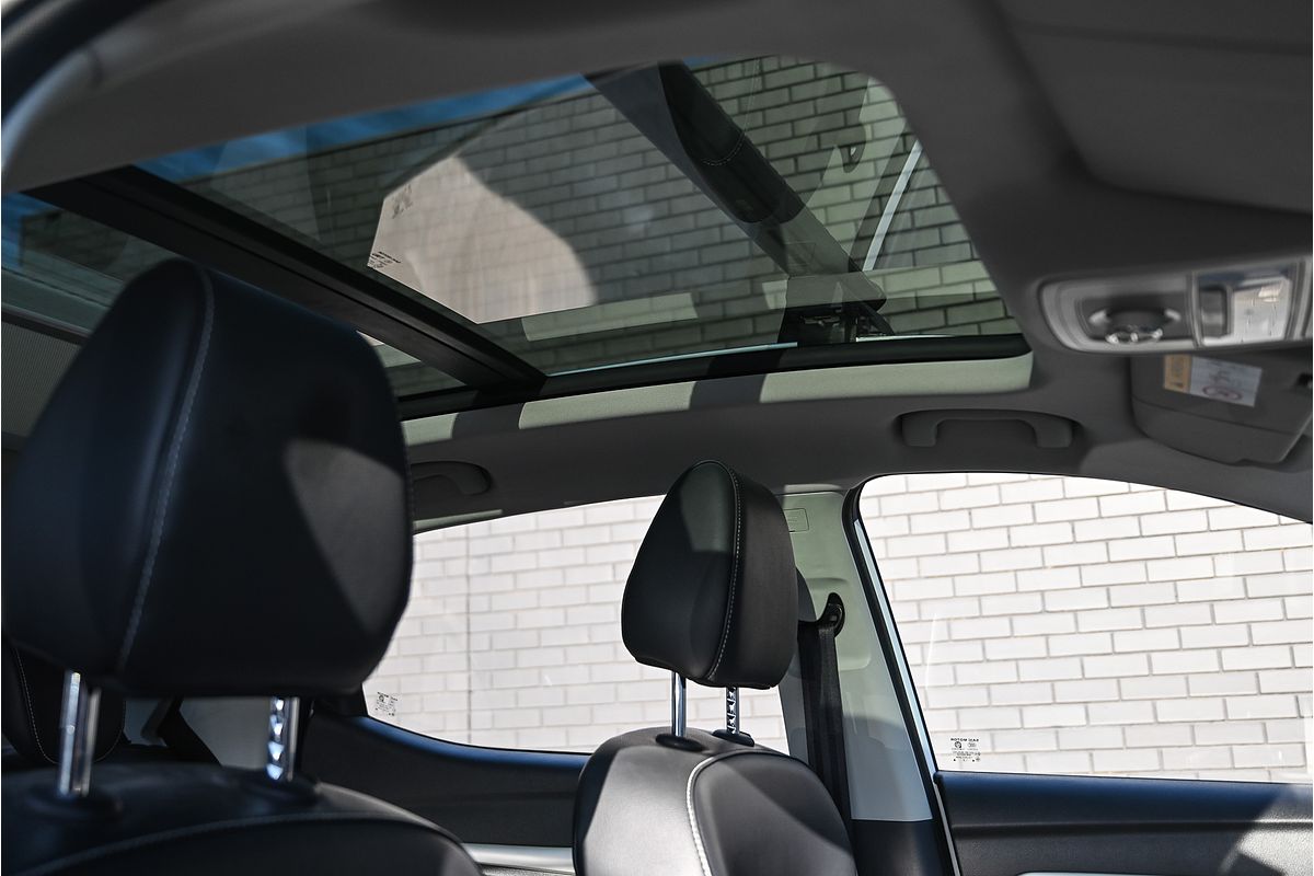 2018 MG ZS Essence AZS1