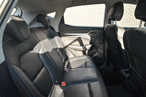 2018 MG ZS Essence AZS1