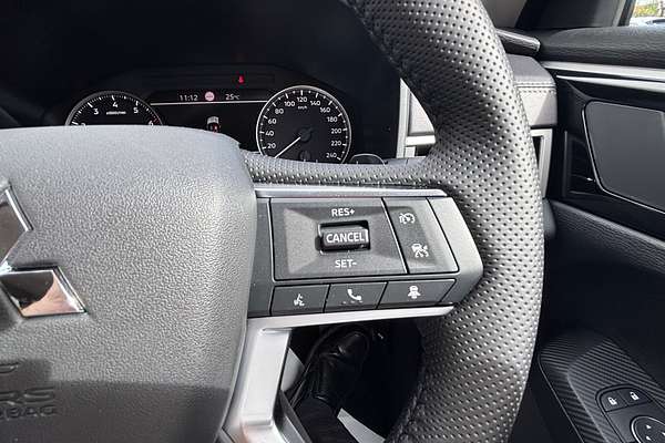 2024 Mitsubishi Outlander LS ZM