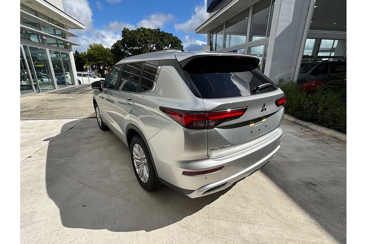 2024 Mitsubishi Outlander LS ZM