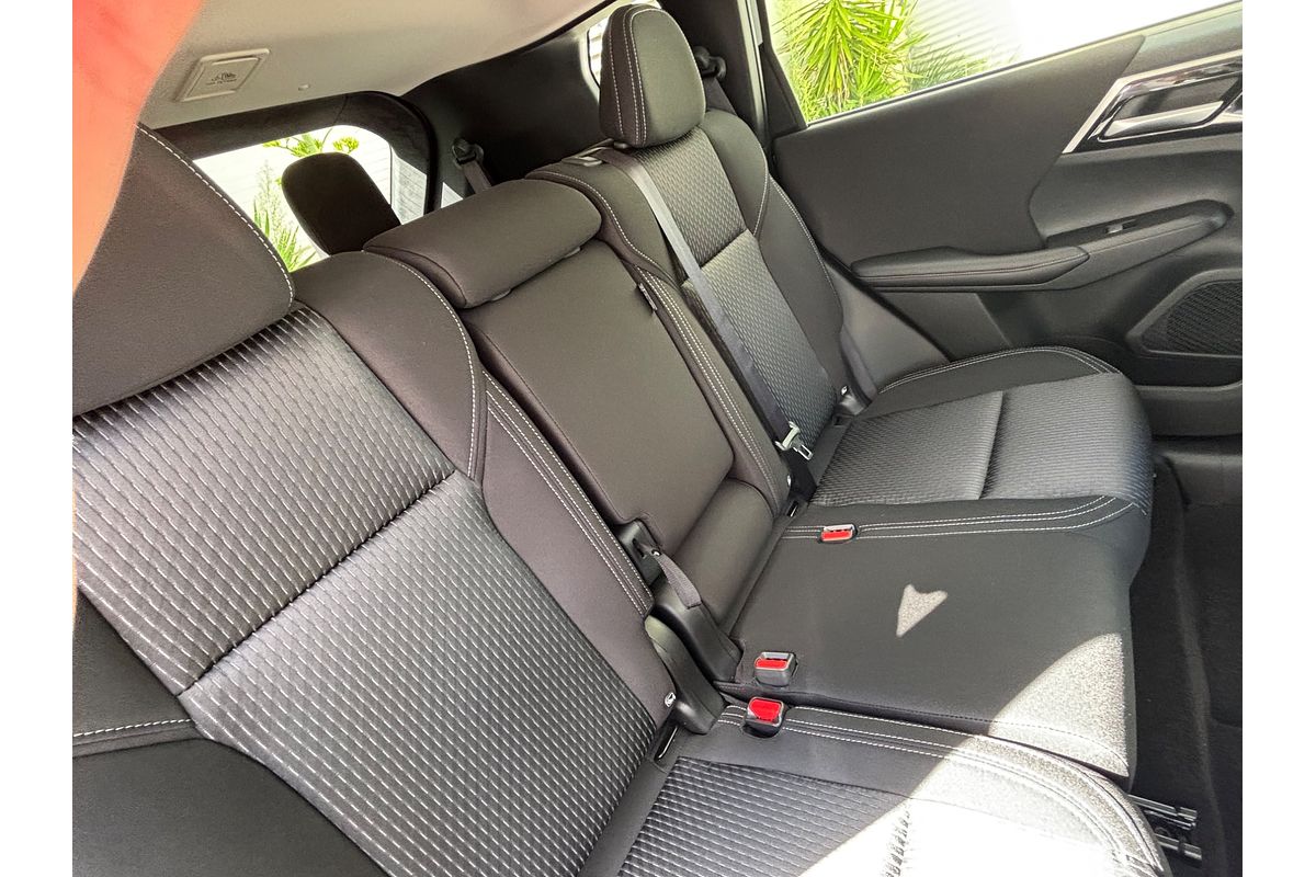 2024 Mitsubishi Outlander LS ZM