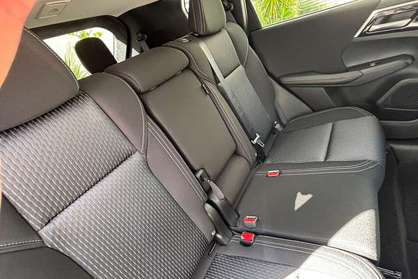 2024 Mitsubishi Outlander LS ZM