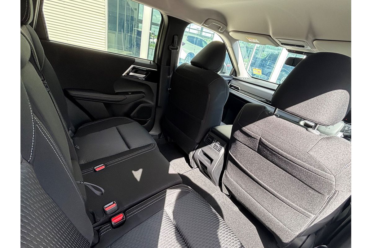2024 Mitsubishi Outlander LS ZM