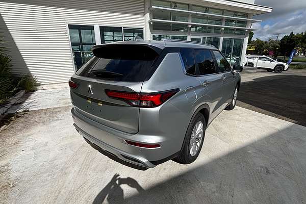 2024 Mitsubishi Outlander LS ZM