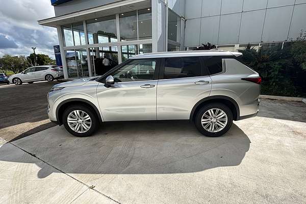 2024 Mitsubishi Outlander LS ZM