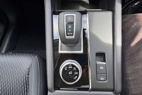 2024 Mitsubishi Outlander LS ZM
