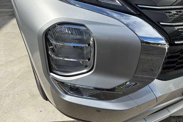 2024 Mitsubishi Outlander LS ZM