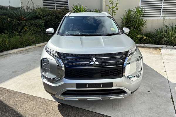 2024 Mitsubishi Outlander LS ZM
