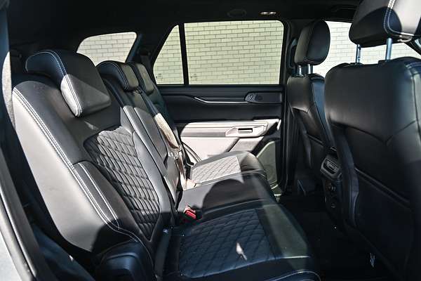 2023 Ford Everest Platinum