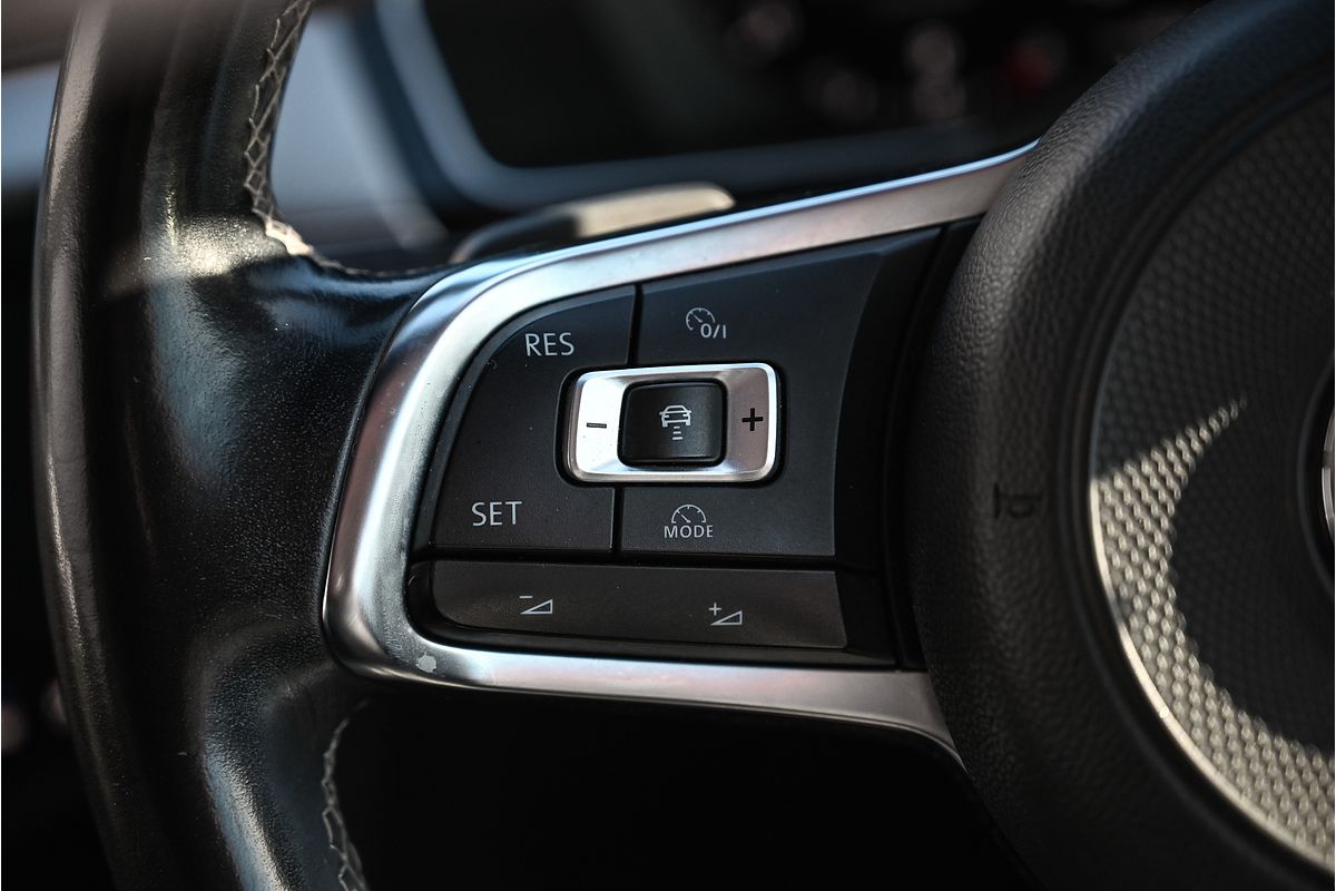 2018 Volkswagen Passat 206TSI R-Line B8