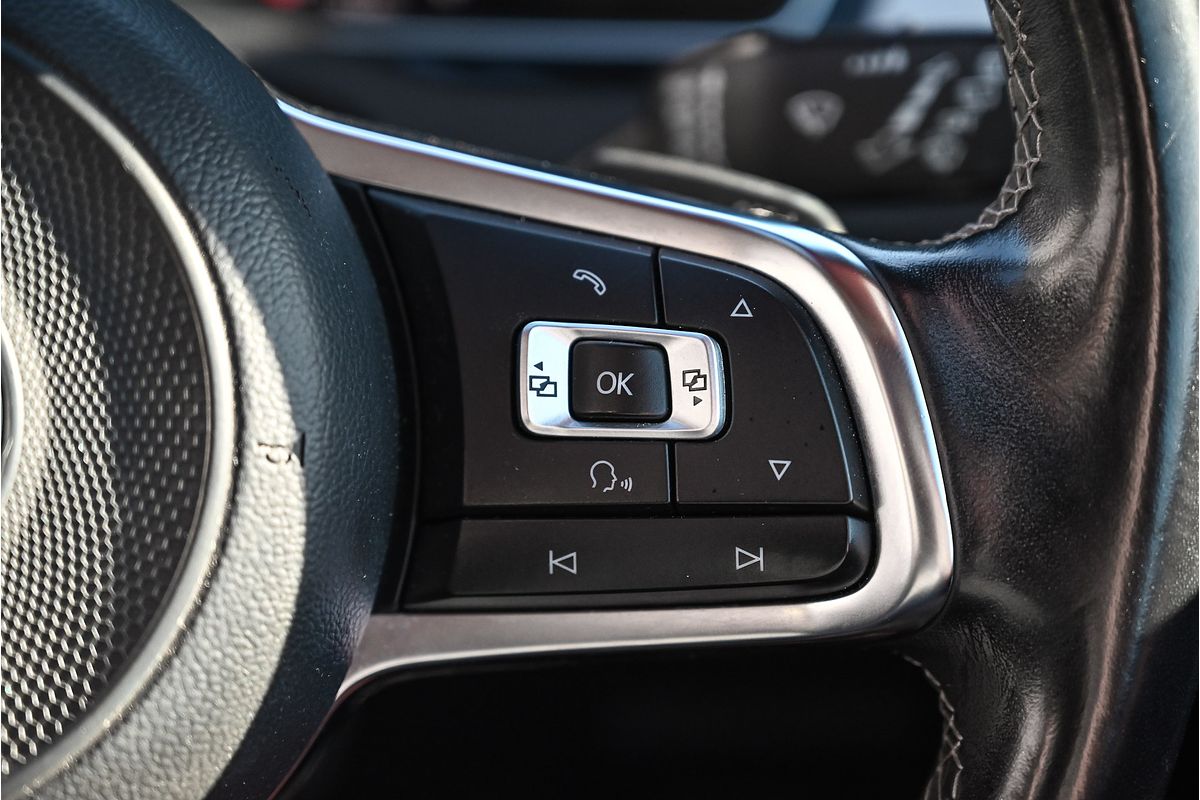 2018 Volkswagen Passat 206TSI R-Line B8