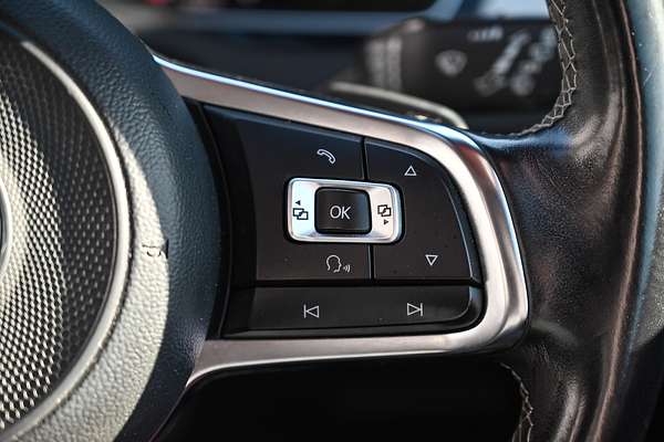 2018 Volkswagen Passat 206TSI R-Line B8