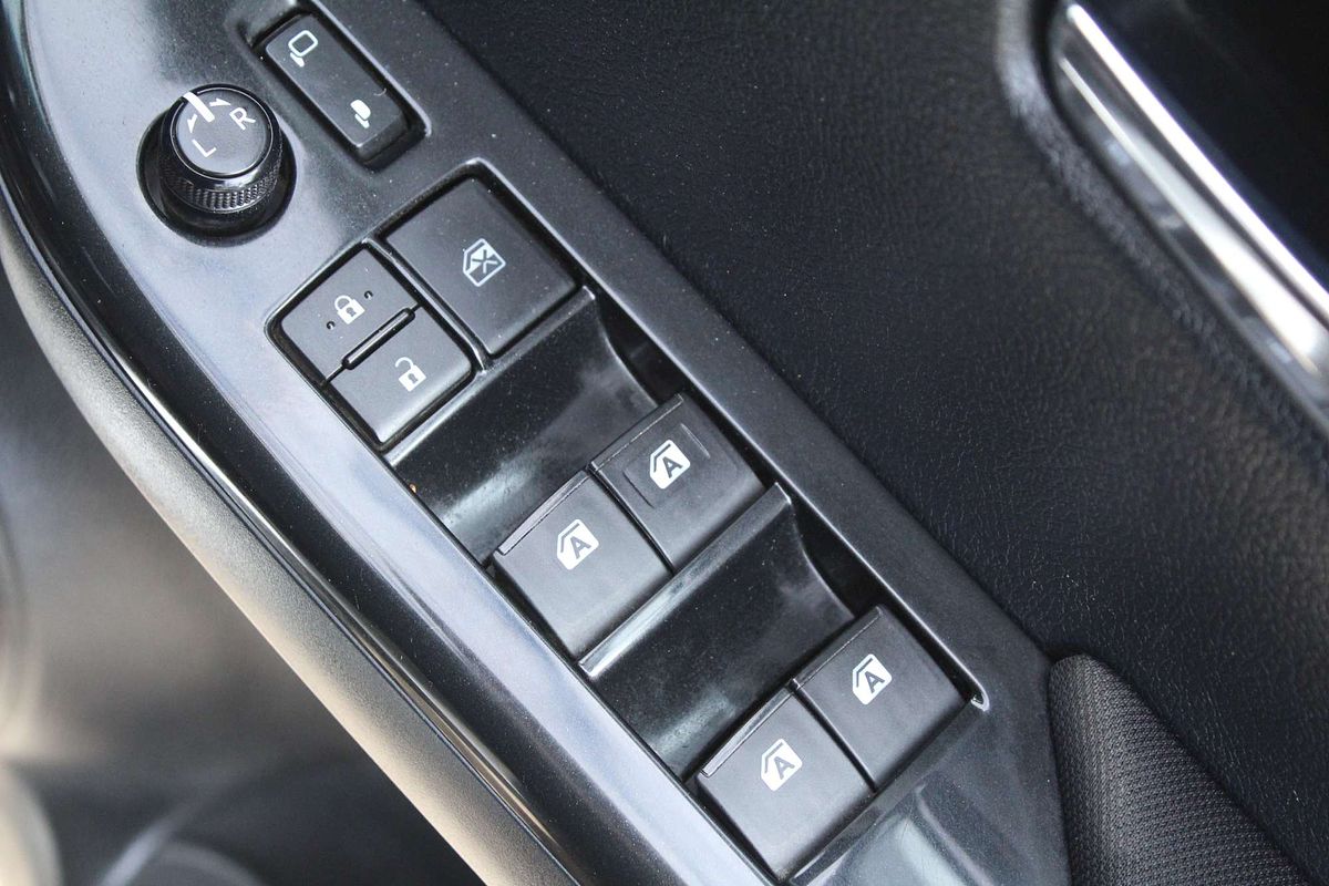2017 Toyota Hilux SR5 GUN126R 4X4