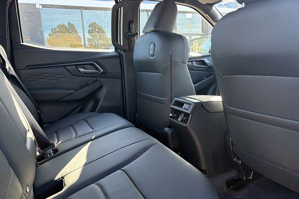2025 Isuzu D-MAX X-TERRAIN 4X4