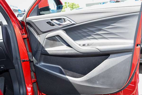 2025 MG HS Essence AS33