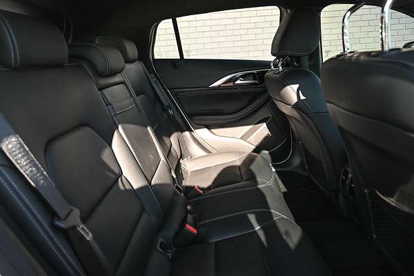 2018 INFINITI QX30 Sport H15