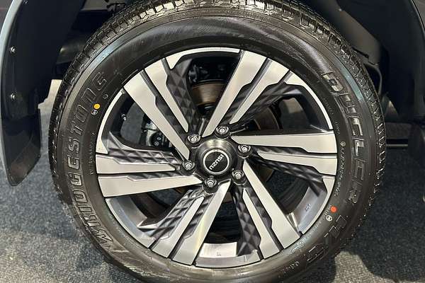 2025 Isuzu MU-X LS-T