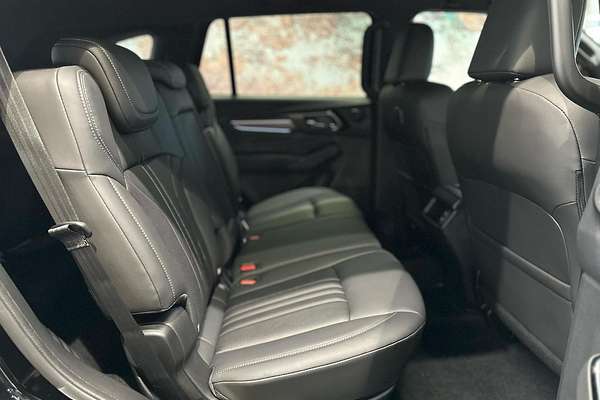 2025 Isuzu MU-X LS-T