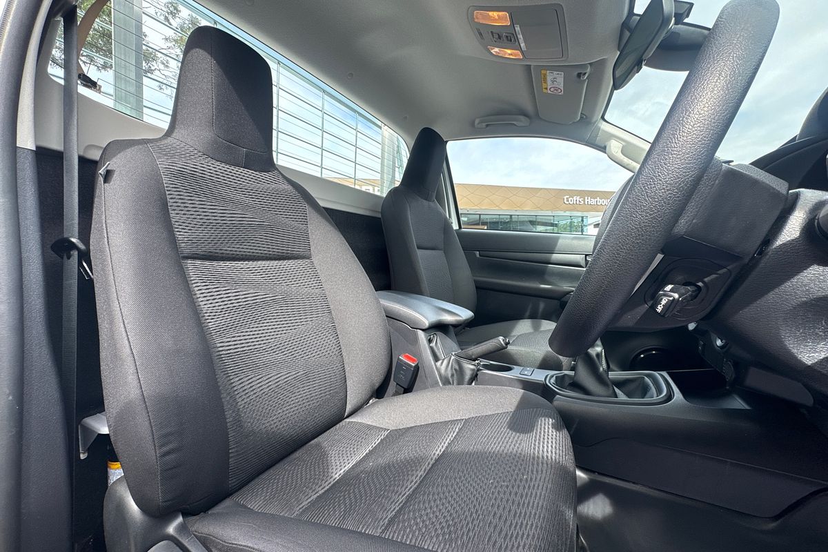2024 Toyota Hilux SR GUN126R 4X4