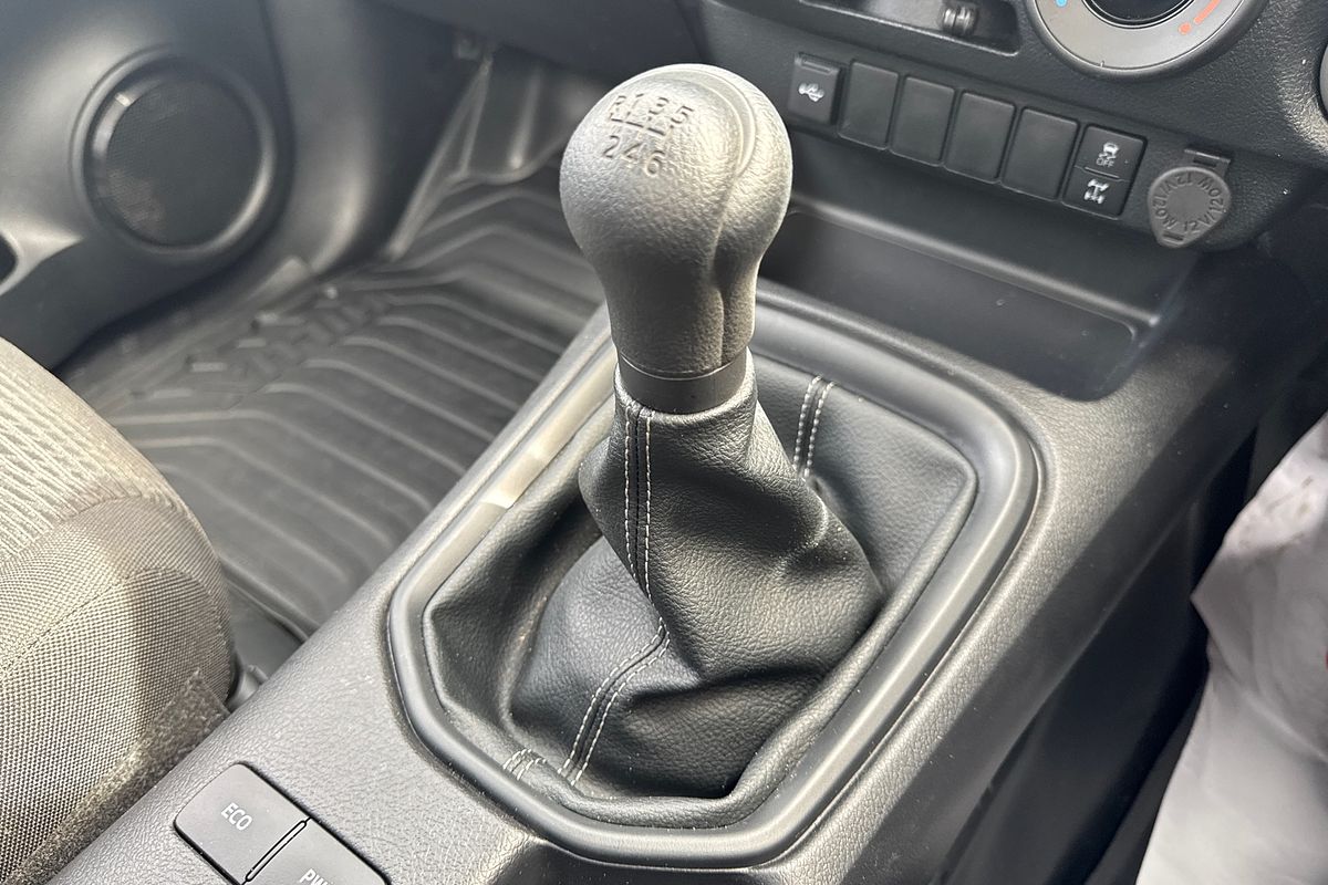 2024 Toyota Hilux SR GUN126R 4X4