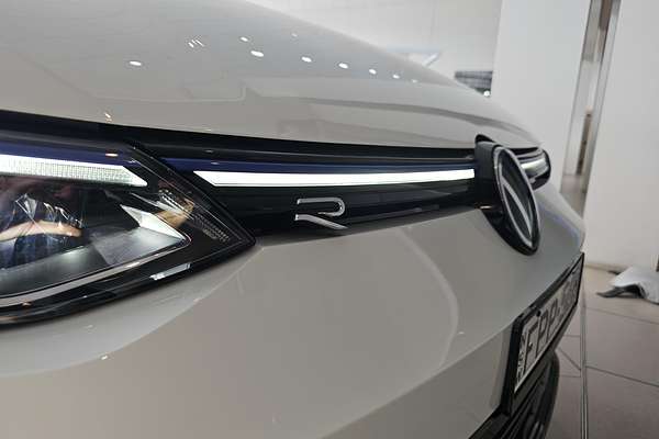 2024 Volkswagen Golf R 8