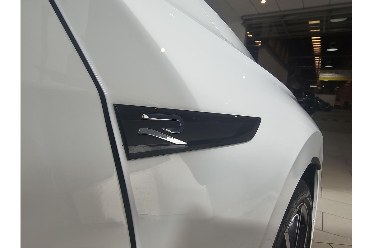 2024 Volkswagen Golf R 8