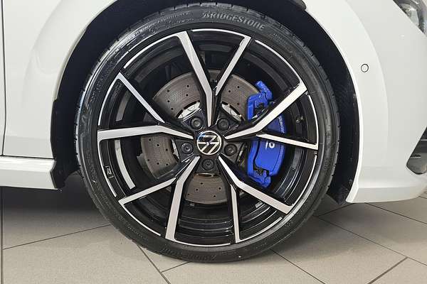 2024 Volkswagen Golf R 8