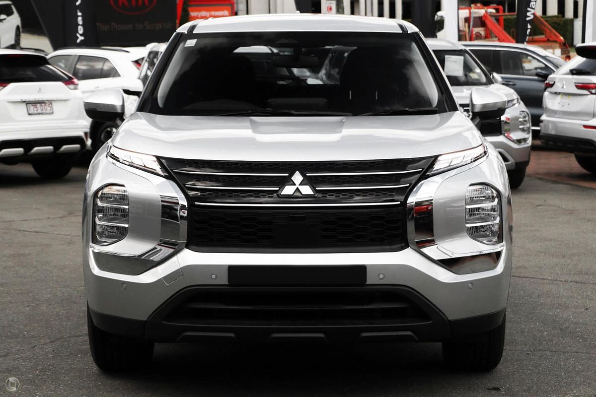 2024 Mitsubishi Outlander ES ZM