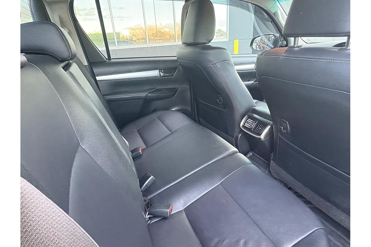 2022 Toyota Hilux SR5 GUN126R 4X4