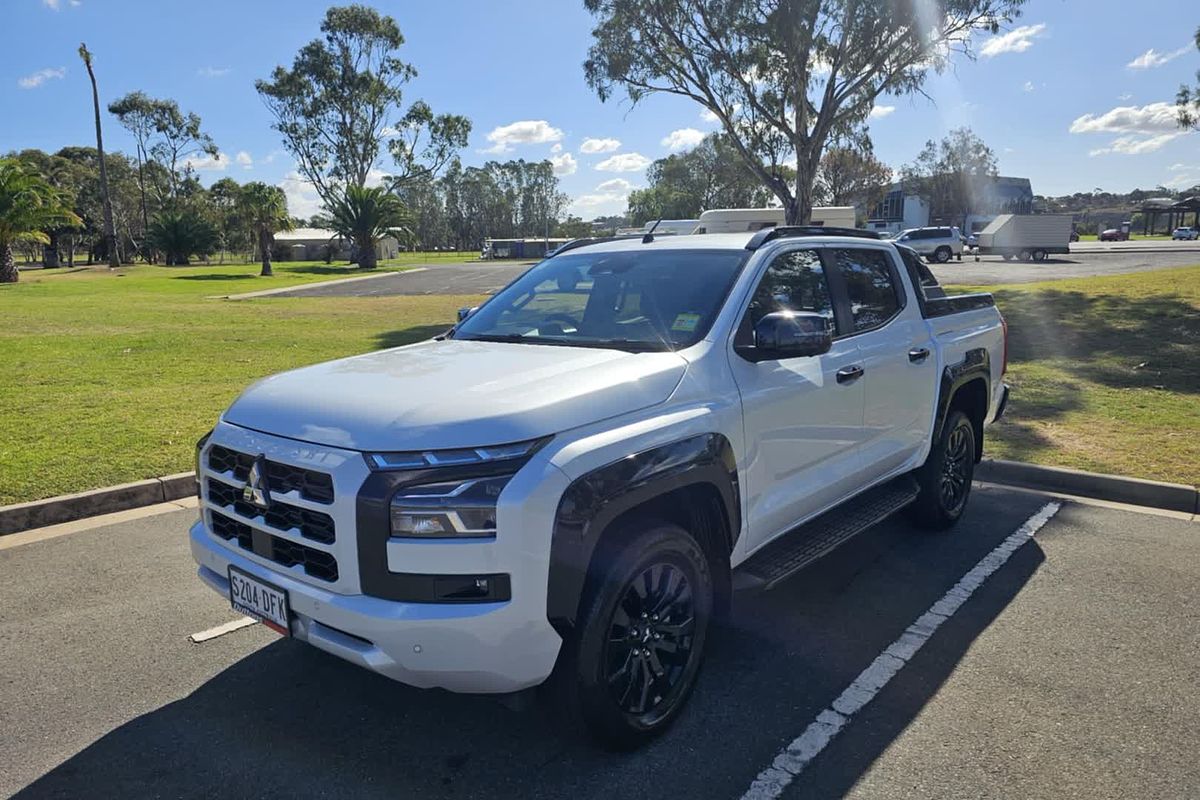 2024 Mitsubishi Triton GSR MV 4X4