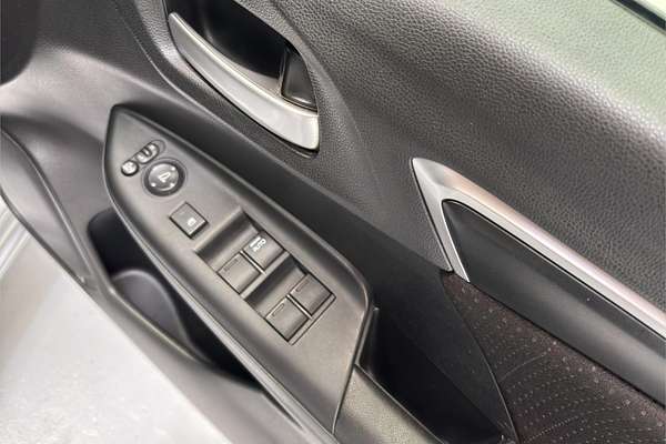 2015 Honda FIT HYBRID F PKG GP5